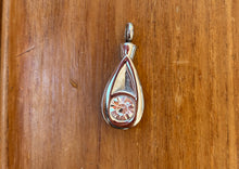 Charger l'image dans la galerie, Bijoux Funéraire : LarmRuby