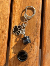 Charger l'image dans la galerie, Porte clés urne patte chien ouverte