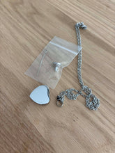 Charger l'image dans la galerie, collier en acier en forme de coeur