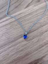 Charger l'image dans la galerie, Collier Cinéraire Cœur Cristal Bleu - photo 1