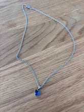 Charger l'image dans la galerie, Collier Cinéraire Cœur Cristal Bleu - photo 2