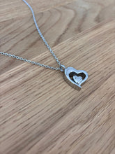 Charger l'image dans la galerie, Collier Cinéraire Double Cœur Argent - photo 2