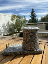 Charger l'image dans la galerie, Lanterne funéraire en Granit Gris - photo 2