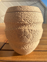 Charger l'image dans la galerie, urne bio patte