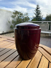 Charger l'image dans la galerie, urne funeraire bordeau