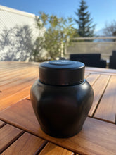 Charger l'image dans la galerie, urne pour chat ou petit chien felix