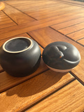 Charger l'image dans la galerie, urne cineraire pour animaux noire