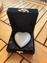 Charger l'image dans la galerie, boite urne coeur