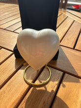 Charger l'image dans la galerie, urne funeraire coeur nacré