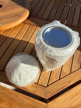 Charger l'image dans la galerie, urne funeraire mandalay blanche emballee