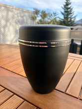 Charger l'image dans la galerie, urne funeraire noire pour humain