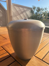 Charger l'image dans la galerie, urne galaxy en aluminium