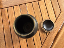 Charger l'image dans la galerie, urne kokia ouverte vue du dessus