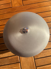 Charger l'image dans la galerie, urne en metal grise galaxy