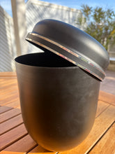 Charger l'image dans la galerie, urne new york noire