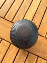 Charger l'image dans la galerie, urne terra vue du dessous