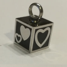 Charger l'image dans la galerie, Pendentif funéraire : LOVE CUBE - vue de face
