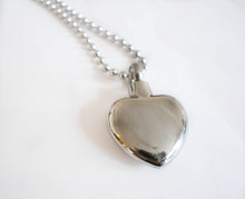 Charger l'image dans la galerie, Pendentif Cendre Tilka