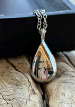 Charger l&#39;image dans la galerie, Collier Urne Goutte
