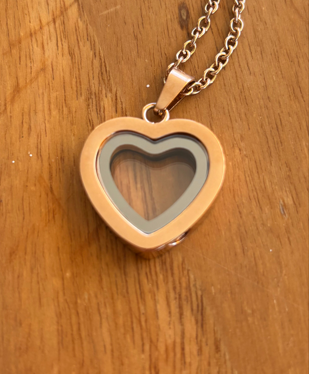 Collier Urne cœur gold