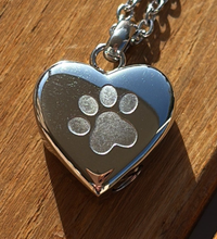 Charger l&#39;image dans la galerie, Collier Urne Coeur Patte
