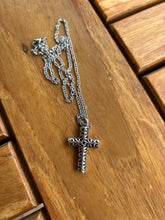 Charger l&#39;image dans la galerie, Pendentif Funéraire Croix
