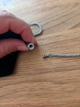 Charger l'image dans la galerie, bracelet urne pour cendres fleurs
