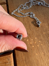 Charger l'image dans la galerie, collier funeraire coeur ouverture 
