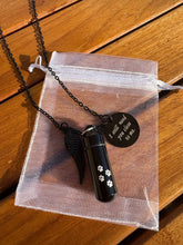 Charger l'image dans la galerie, collier urne chat noir avec empreintes de pattes
