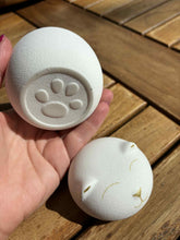 Charger l&#39;image dans la galerie, patte chat urne ceramique
