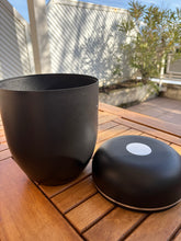 Charger l'image dans la galerie, urne cendres en composite
