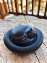 Charger l&#39;image dans la galerie, urne funeraire chat ceramique noire

