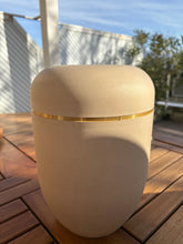 Charger l'image dans la galerie, Urne Composite Beige - photo 2
