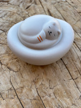 Charger l&#39;image dans la galerie, urne funeraire chat blanc
