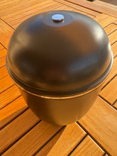 Charger l'image dans la galerie, urne funeraire noire
