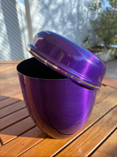 Charger l'image dans la galerie, urne funeraire violet
