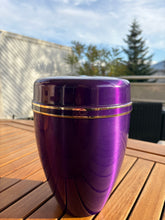 Charger l'image dans la galerie, urne funeraire violette
