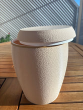 Charger l'image dans la galerie, urne pour humain biodégradable
