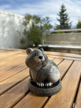 Charger l'image dans la galerie, Urne Pour Hamster Figurine - photo 2
