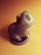 Charger l&#39;image dans la galerie, Urne Pour Hamster Figurine
