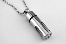 Charger l&#39;image dans la galerie, pendentif cineraire transparent argent
